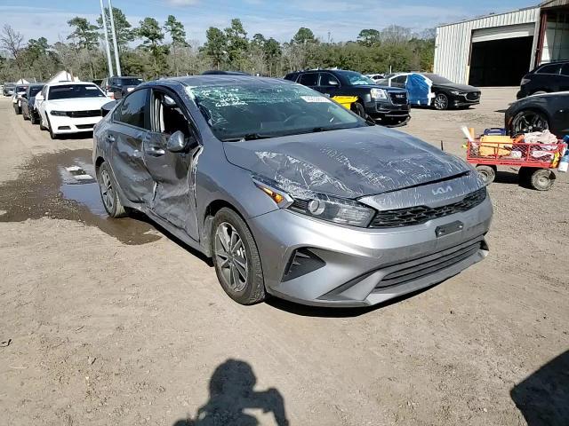 2023 Kia Forte - Image 11