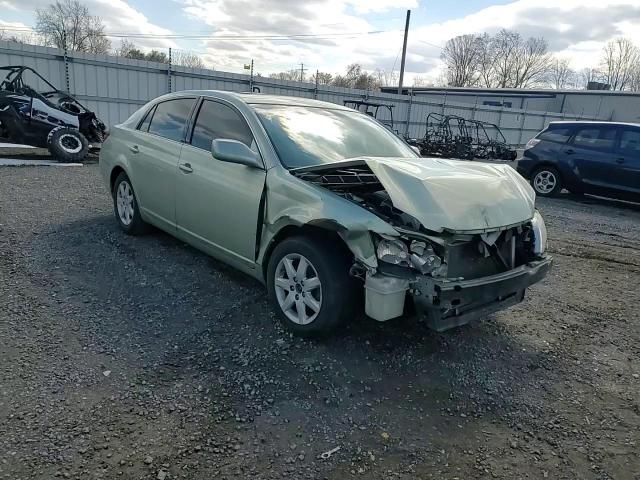 2008 Toyota Avalon - Image 10