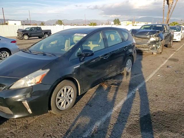 2013 Toyota Prius - Image 11