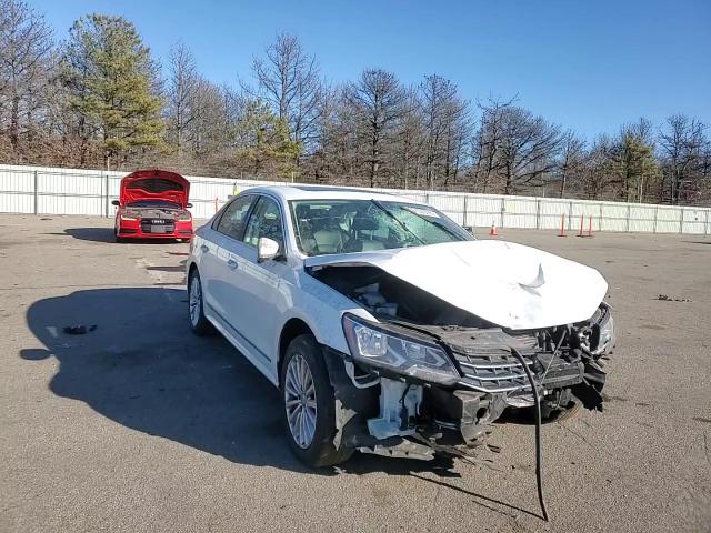 2017 Volkswagen Passat - Image 11