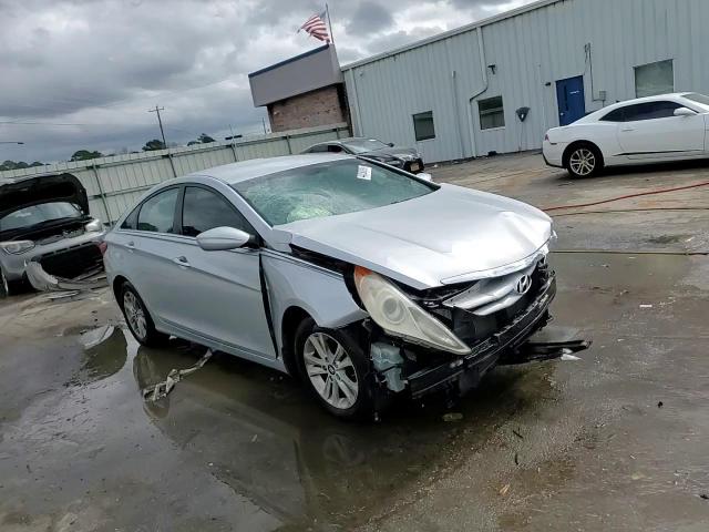 2013 Hyundai Sonata - Image 14