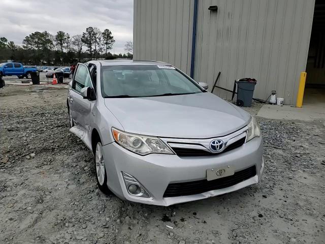 2014 Toyota Camry - Image 13