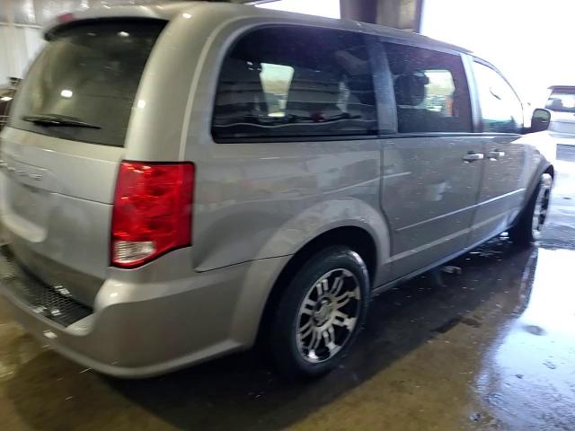 2015 Dodge Caravan - Image 14