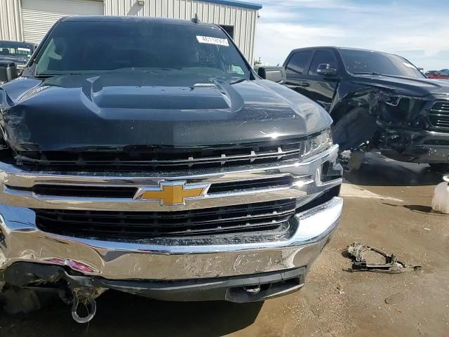 2020 Chevrolet Silverado - Image 13