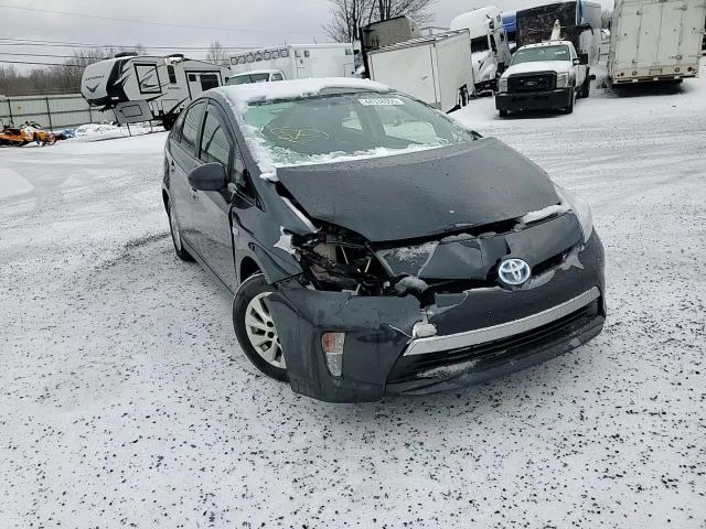 2013 Toyota Prius - Image 13
