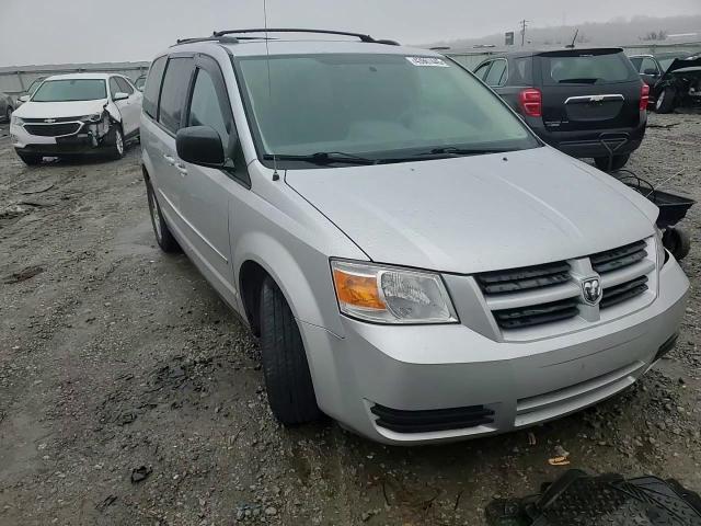 2010 Dodge Caravan - Image 11
