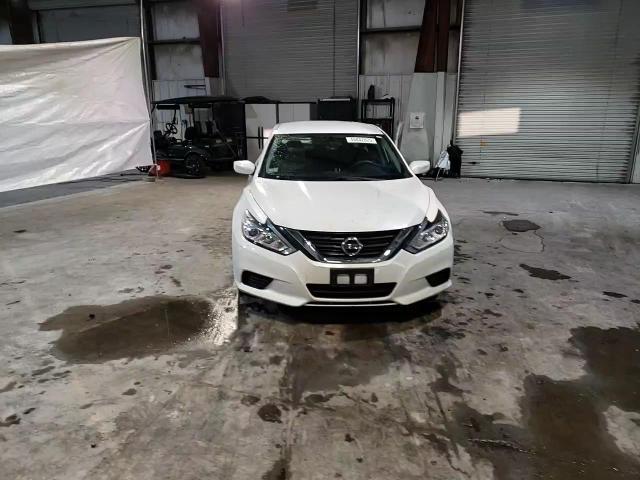 2017 Nissan Altima - Image 13