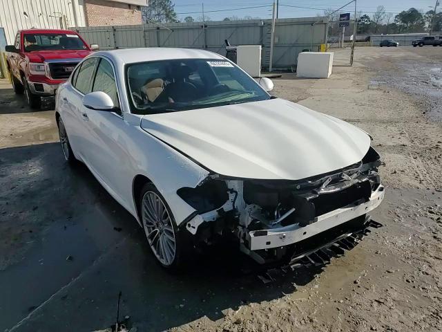 2017 Alfa Romeo Giulia - Image 14