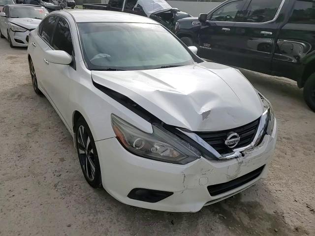 2018 Nissan Altima - Image 10