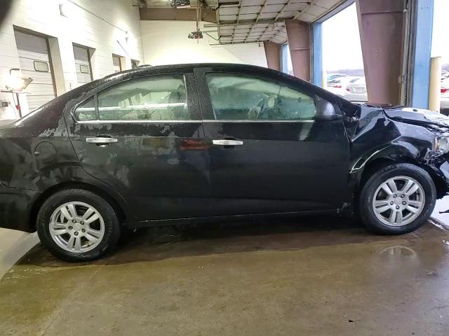 2016 Chevrolet Sonic - Image 14