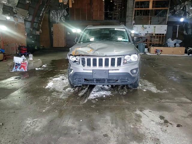 2015 Jeep Compass - Image 11