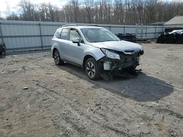 2017 Subaru Forester - Image 12