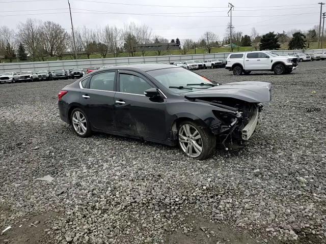 2017 Nissan Altima - Image 11