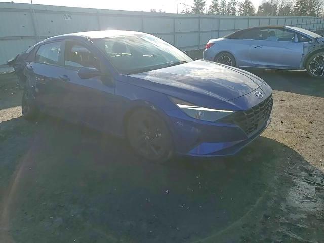 2022 Hyundai Elantra - Image 11