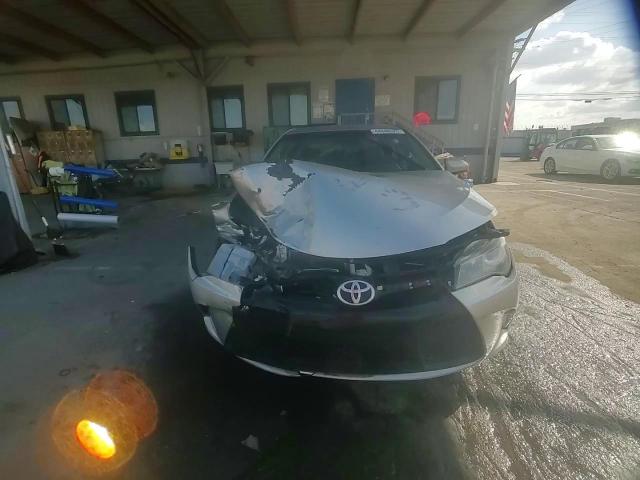 2016 Toyota Camry - Image 11
