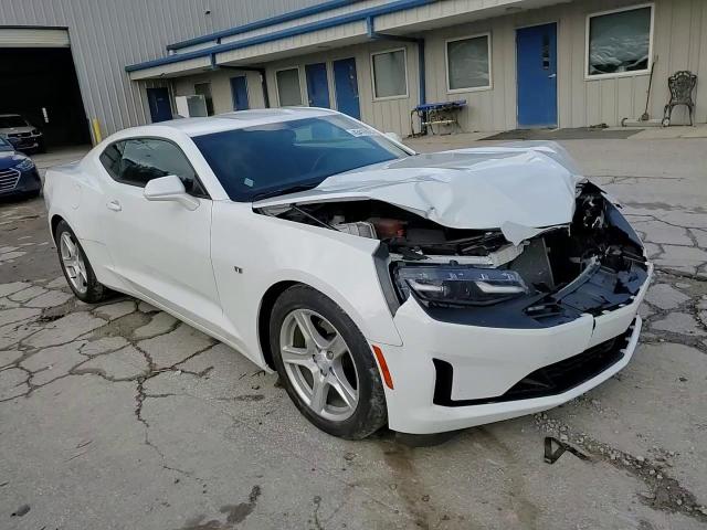 2019 Chevrolet Camaro - Image 10