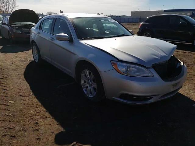 2011 Chrysler 200 - Image 11