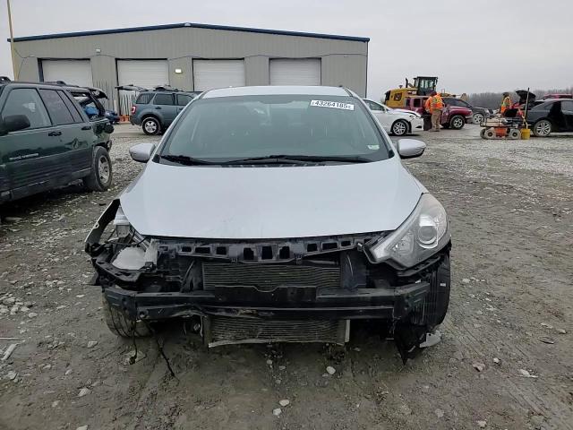 2016 Kia Forte - Image 11