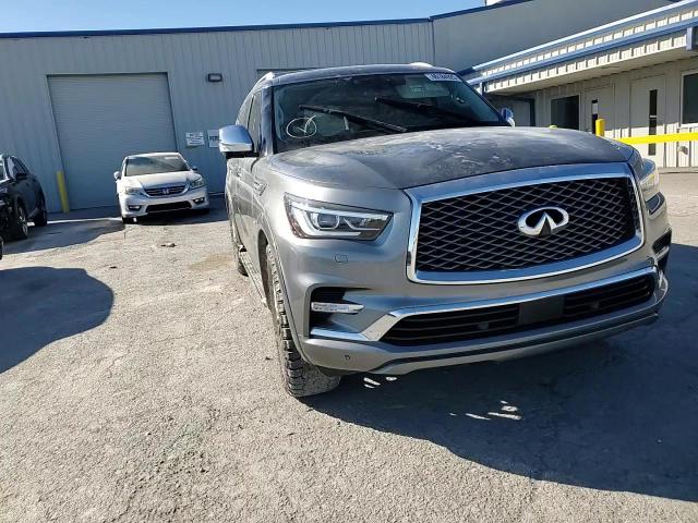 2018 Infiniti QX80 - Image 12