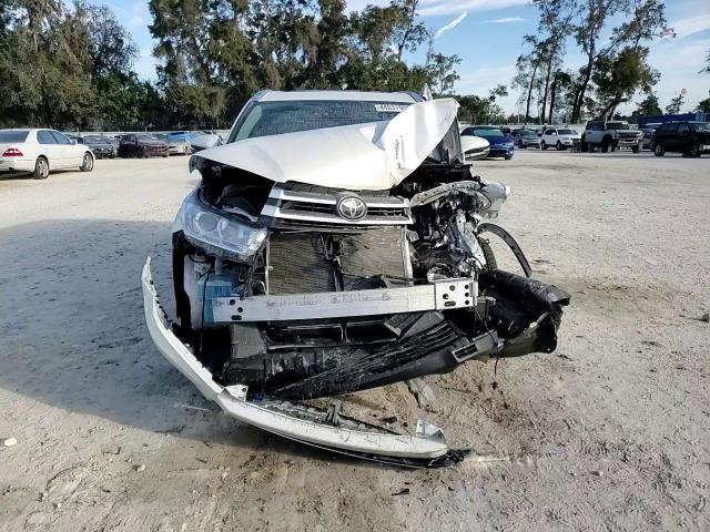 2019 Toyota Highlander - Image 11