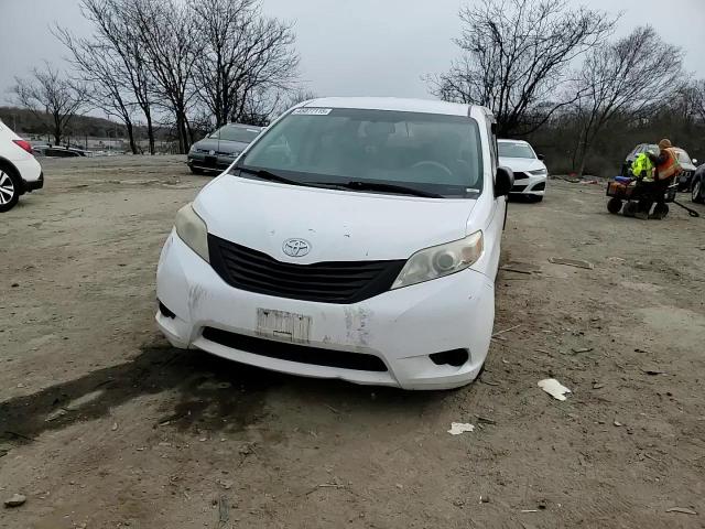 2014 Toyota Sienna - Image 11