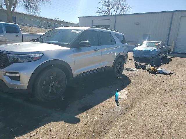 2020 Ford Explorer - Image 15