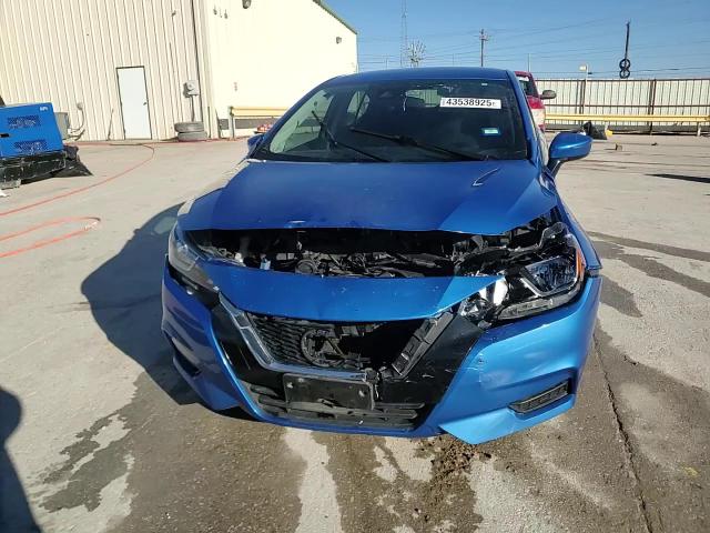 2020 Nissan Versa - Image 13