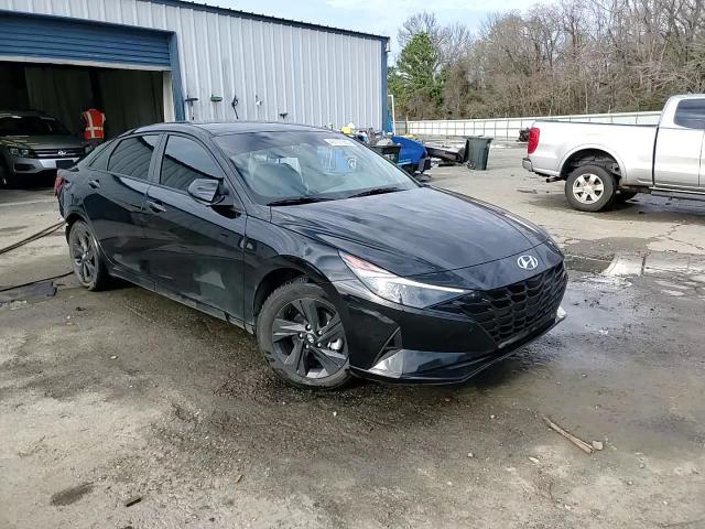 2023 Hyundai Elantra - Image 14