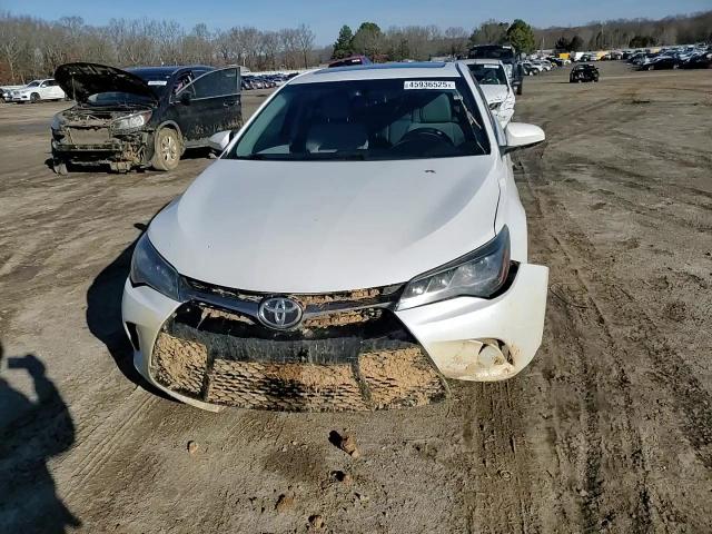 2016 Toyota Camry - Image 11