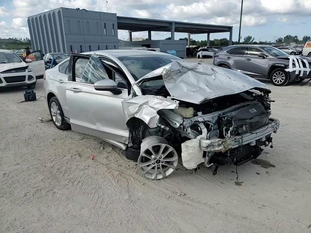 2019 Ford Fusion - Image 10