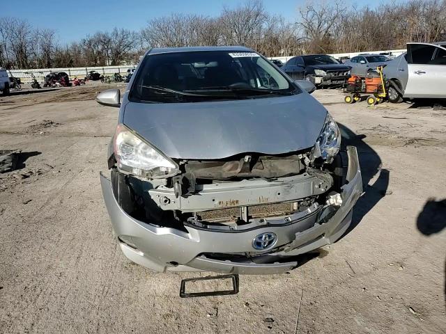 2012 Toyota Prius - Image 11