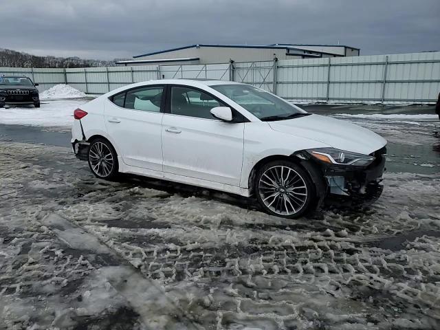 2017 Hyundai Elantra - Image 11