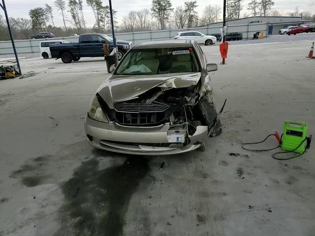 2005 Lexus ES - Image 11