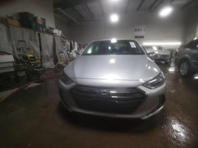 2017 Hyundai Elantra - Image 13