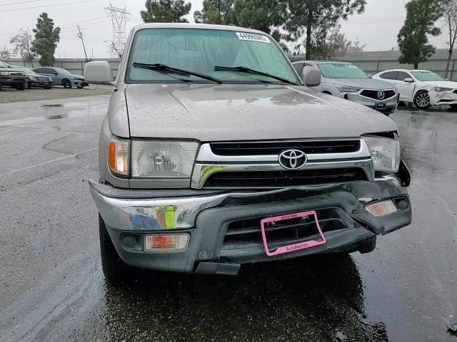 2002 Toyota 4Runner - Image 10