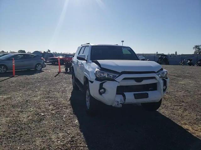 2020 Toyota 4Runner - Image 12