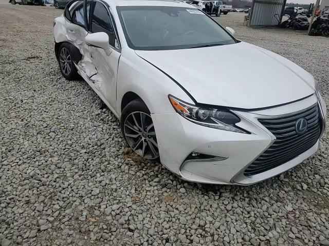 2016 Lexus ES - Image 10