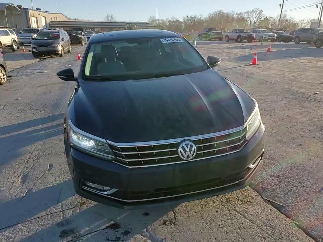 2018 Volkswagen Passat - Image 14