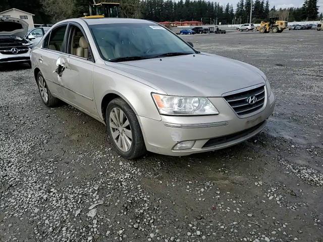2009 Hyundai Sonata - Image 11