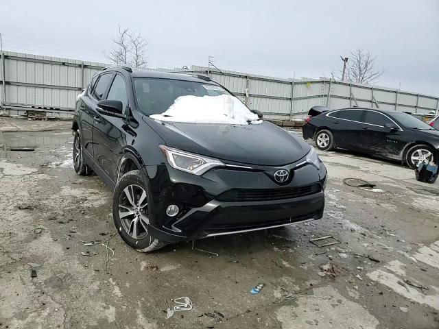 2018 Toyota RAV 4 - Image 12
