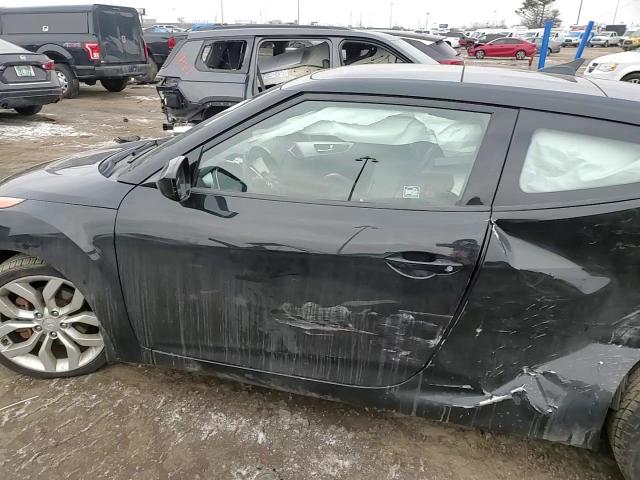 2013 Hyundai Veloster - Image 11