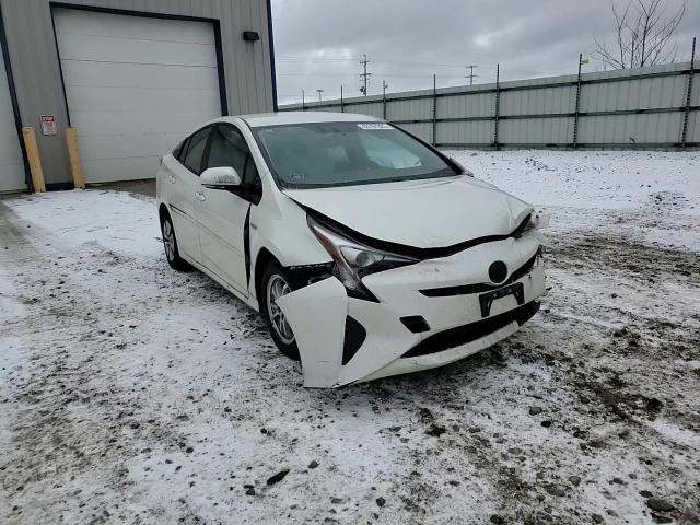 2016 Toyota Prius - Image 11