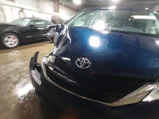 2012 Toyota Sienna - Image 14