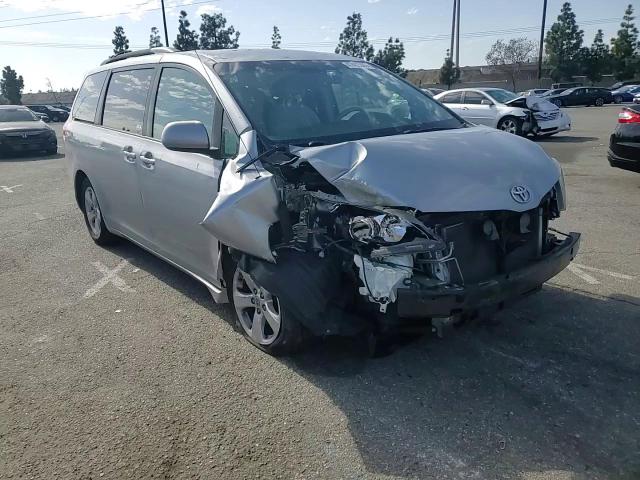 2014 Toyota Sienna - Image 11