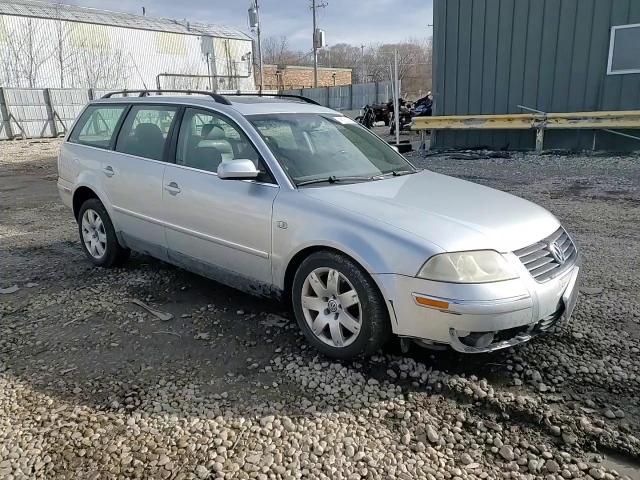 2003 Volkswagen Passat - Image 12