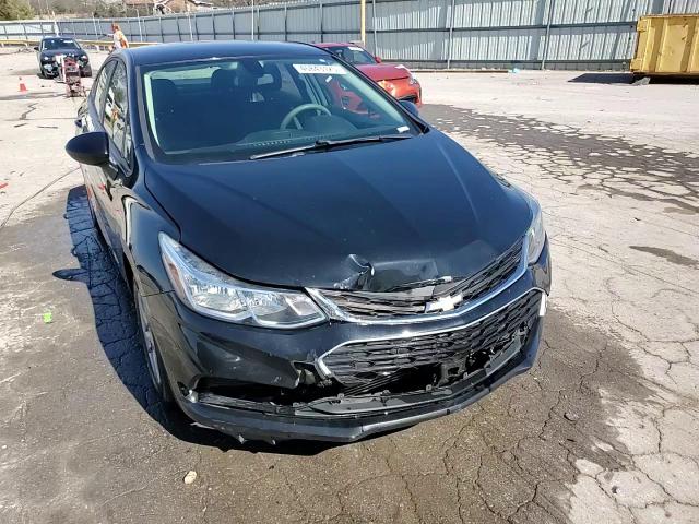 2018 Chevrolet Cruze - Image 13