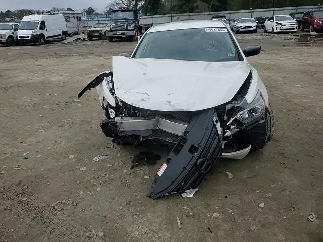 2018 Nissan Altima - Image 10