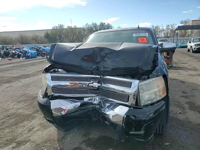 2011 Chevrolet Silverado - Image 11