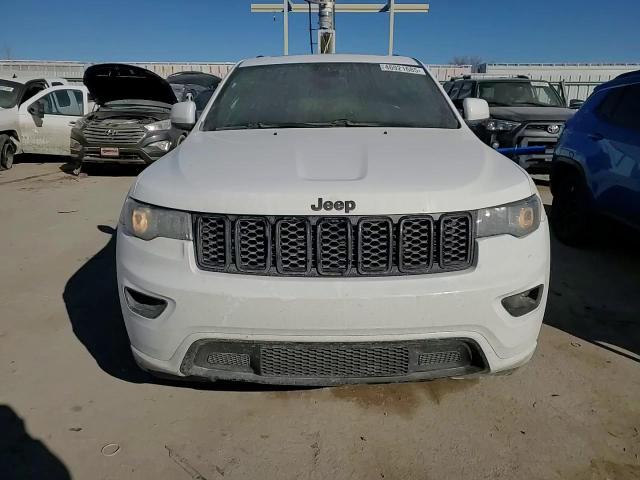 2018 Jeep Grand Cherokee - Image 12
