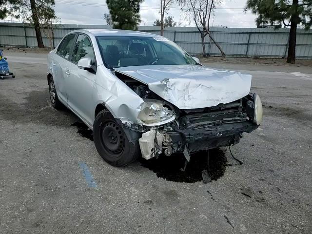 2006 Volkswagen Jetta - Image 11